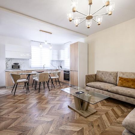 Miku Apartments-Luxury City View At Wilson Square Tirana Exterior photo