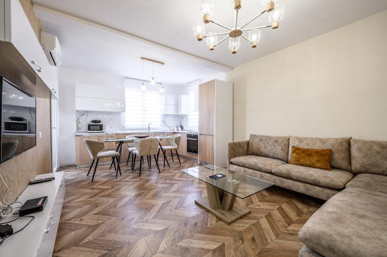 Miku Apartments-Luxury City View At Wilson Square Tirana Exterior photo