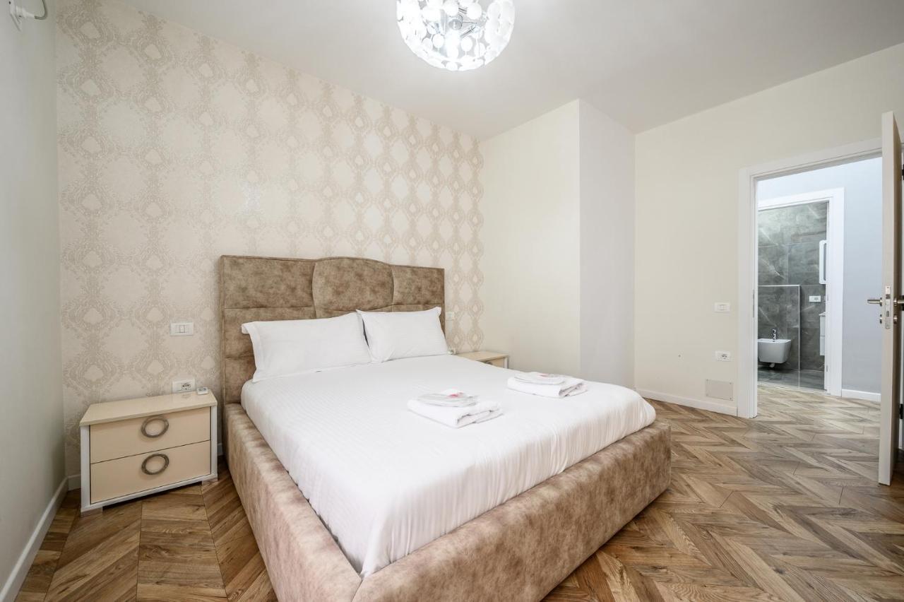 Miku Apartments-Luxury City View At Wilson Square Tirana Exterior photo